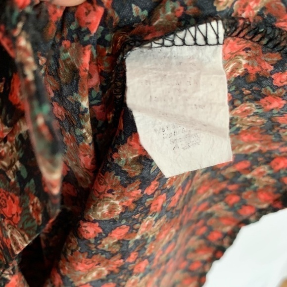 Limité floral roses criss cross back tank top fits S black and red woman - Picture 8 of 16